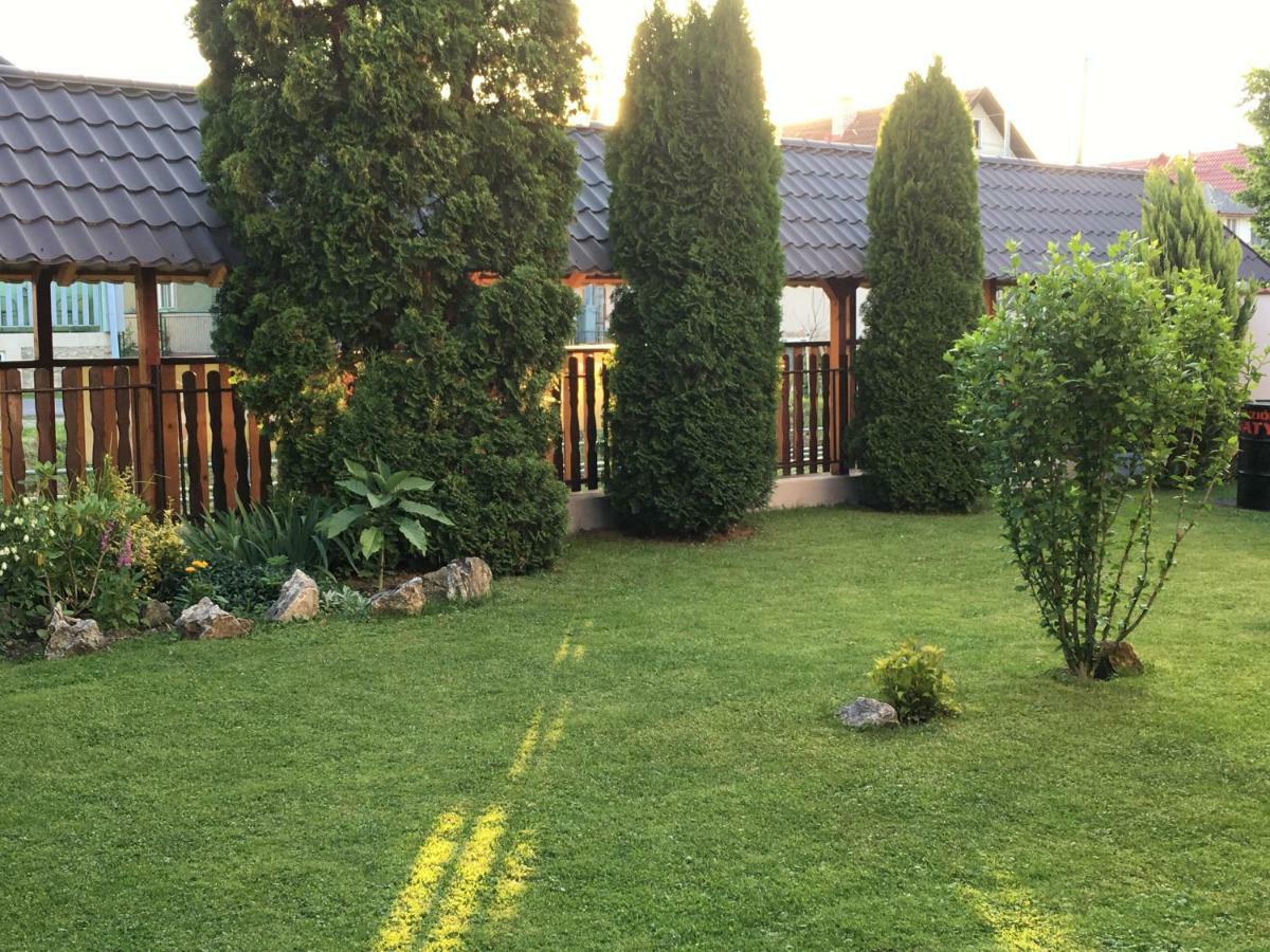 Penzion Saty Liptovske Sliace Exterior photo