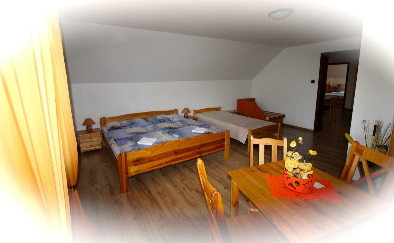 Penzion Saty Liptovske Sliace Exterior photo