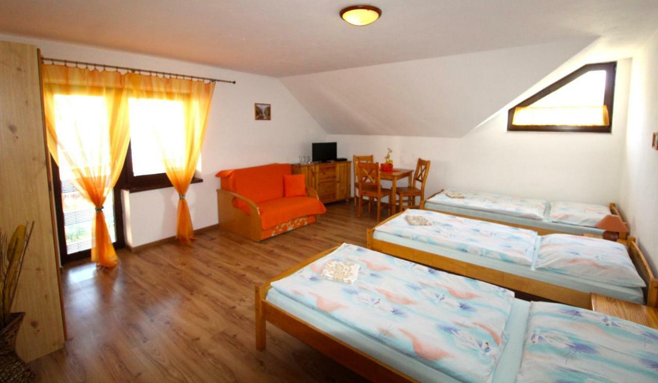 Penzion Saty Liptovske Sliace Exterior photo